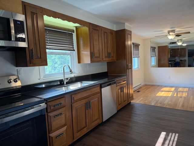 585 Burncoat 1, Worcester, MA 01606