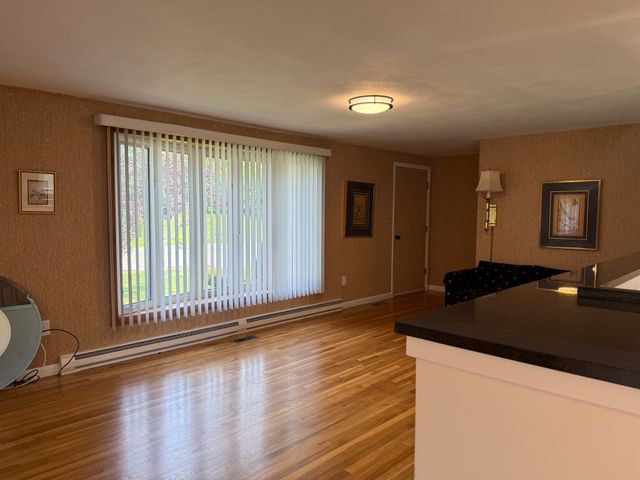 585 Burncoat 1, Worcester, MA 01606