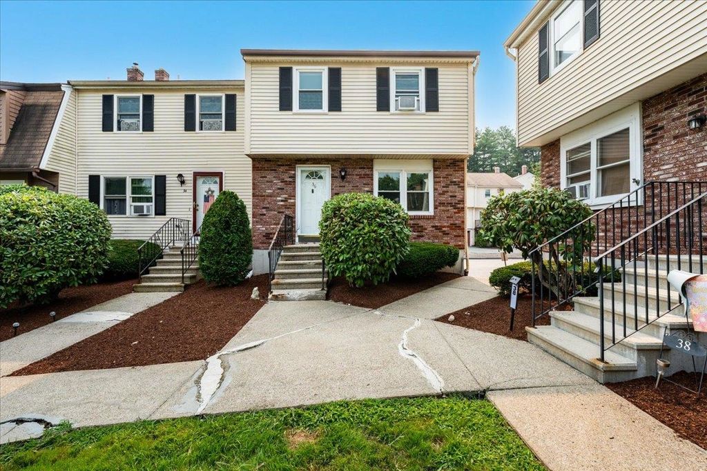 36 Stonegate Lane, Derry, NH 03038