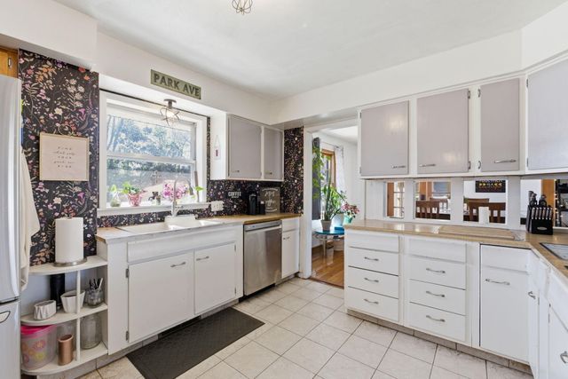 1514 W Broadmoor Street, Springfield, MO 65807