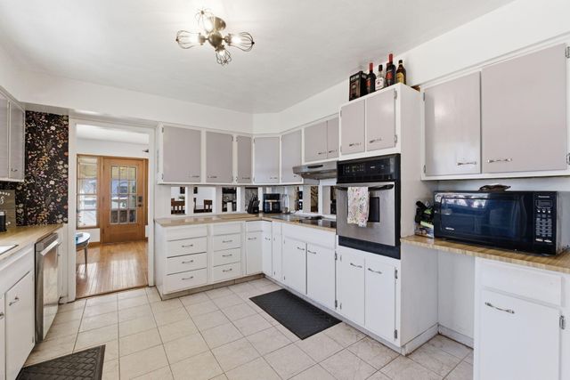 1514 W Broadmoor Street, Springfield, MO 65807