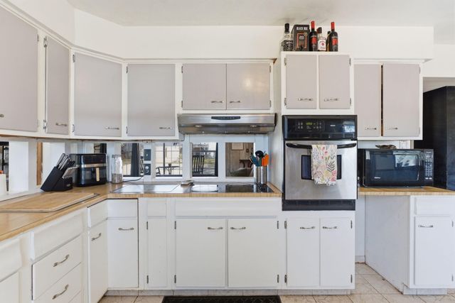 1514 W Broadmoor Street, Springfield, MO 65807