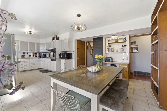 1514 W Broadmoor Street, Springfield, MO 65807