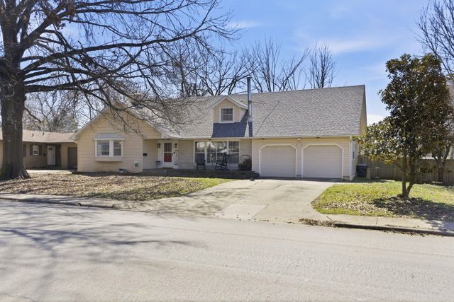 1514 W Broadmoor Street, Springfield, MO 65807