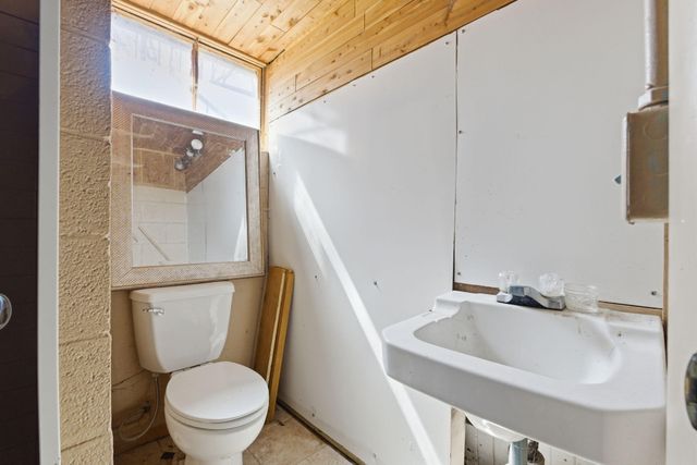 1514 W Broadmoor Street, Springfield, MO 65807