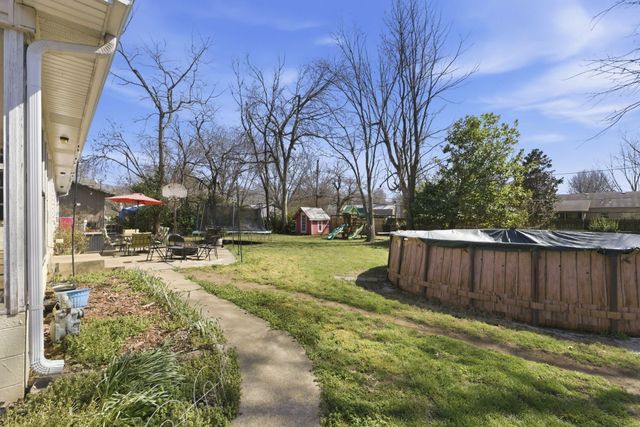 1514 W Broadmoor Street, Springfield, MO 65807