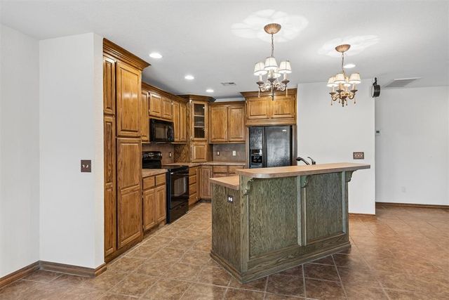 4300 Stonehaven Drive, Del City, OK 73115