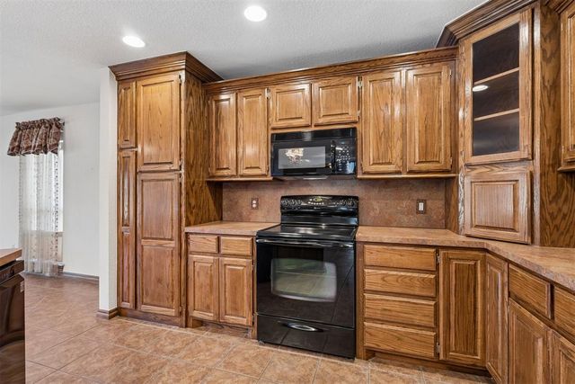 4300 Stonehaven Drive, Del City, OK 73115