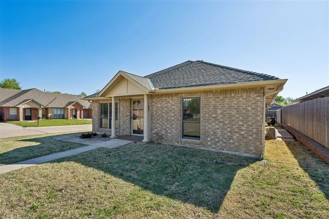 4300 Stonehaven Drive, Del City, OK 73115