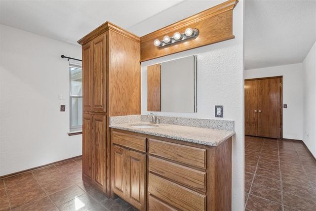 4300 Stonehaven Drive, Del City, OK 73115
