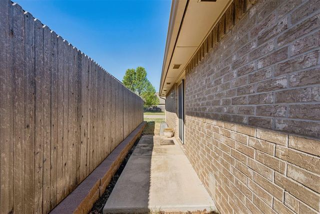 4300 Stonehaven Drive, Del City, OK 73115