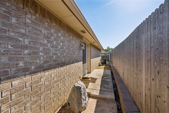 4300 Stonehaven Drive, Del City, OK 73115