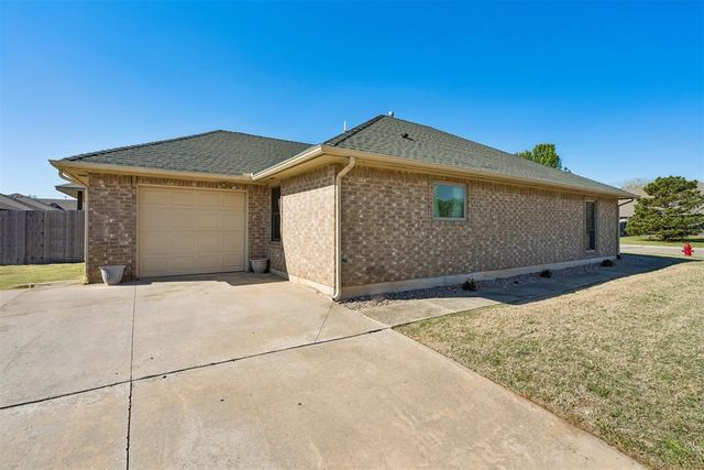 4300 Stonehaven Drive, Del City, OK 73115