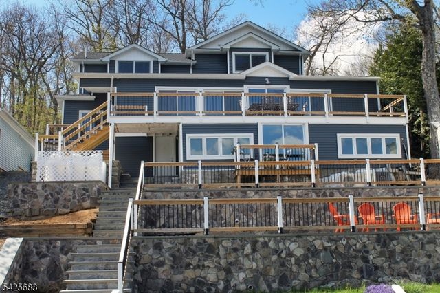 223 Squaw Trl, Hopatcong Boro, NJ 07821