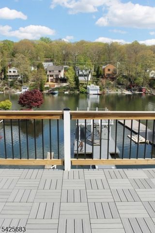223 Squaw Trl, Hopatcong Boro, NJ 07821