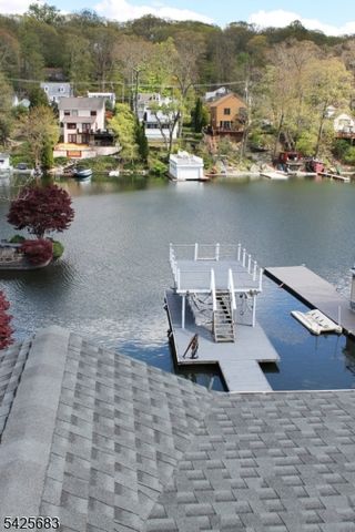 223 Squaw Trl, Hopatcong Boro, NJ 07821
