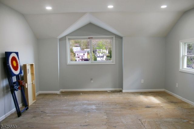 223 Squaw Trl, Hopatcong Boro, NJ 07821