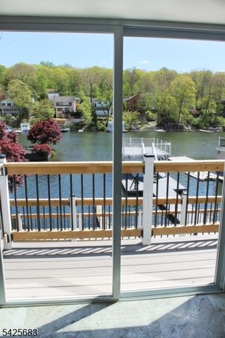 223 Squaw Trl, Hopatcong Boro, NJ 07821