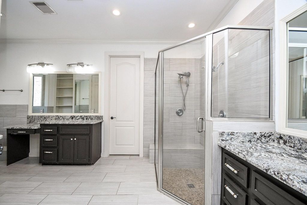 Image 31 of property listing at 5202 Mimosa Lane, Richmond, TX 77406