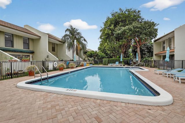 2939 NE 60th St 2939, Fort Lauderdale, FL 33308