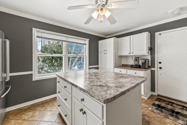 534 Woodridge DRIVE, Grafton, WI 53024