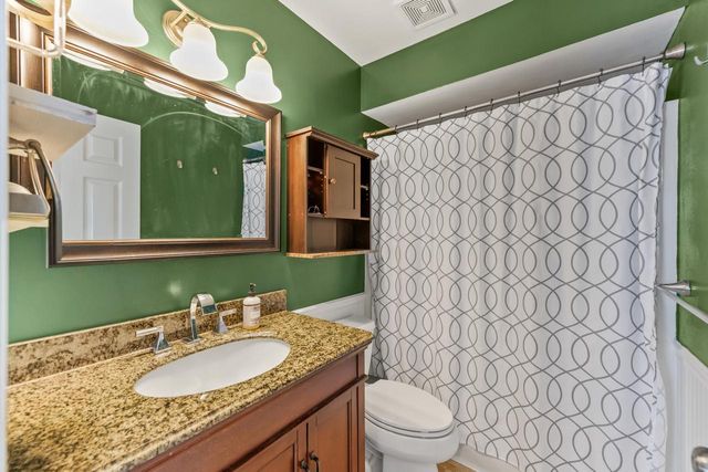 534 Woodridge DRIVE, Grafton, WI 53024