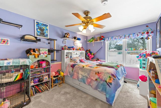 534 Woodridge DRIVE, Grafton, WI 53024