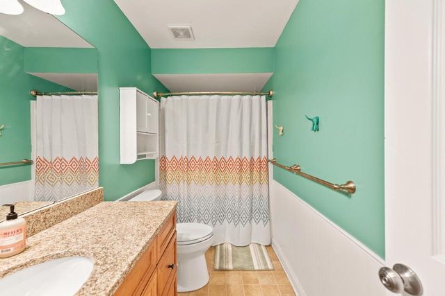 534 Woodridge DRIVE, Grafton, WI 53024