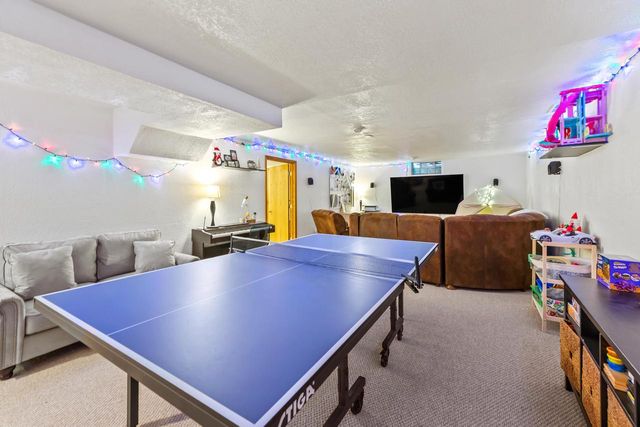 534 Woodridge DRIVE, Grafton, WI 53024