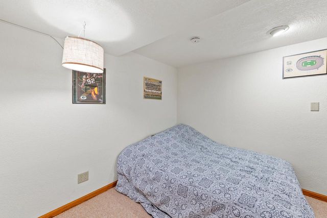 534 Woodridge DRIVE, Grafton, WI 53024