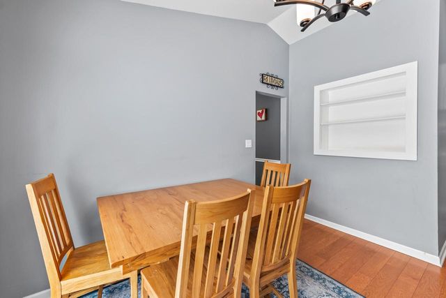 534 Woodridge DRIVE, Grafton, WI 53024