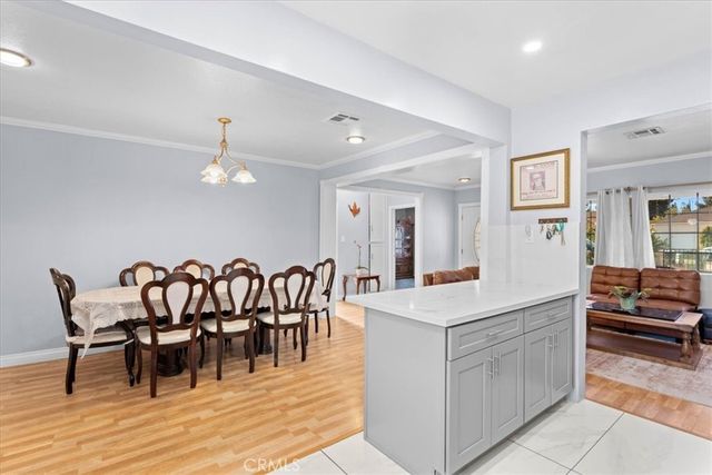 6902 Quakertown Avenue, Winnetka, CA 91306