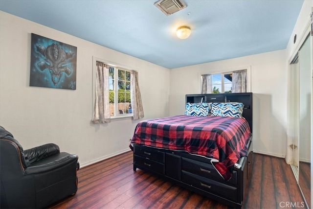 6902 Quakertown Avenue, Winnetka, CA 91306