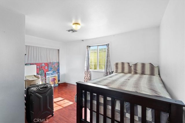 6902 Quakertown Avenue, Winnetka, CA 91306