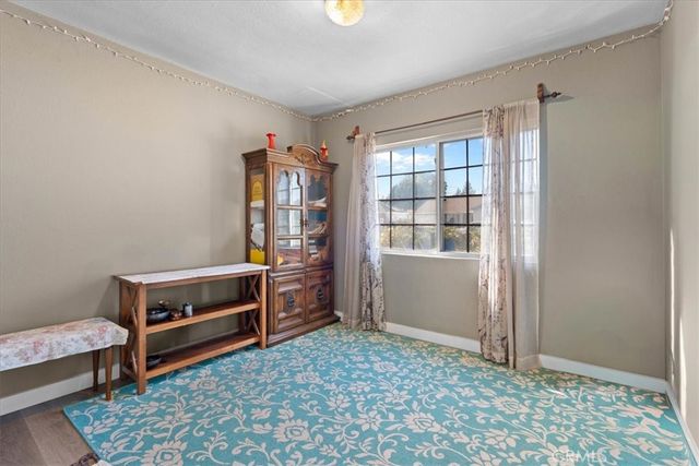 6902 Quakertown Avenue, Winnetka, CA 91306