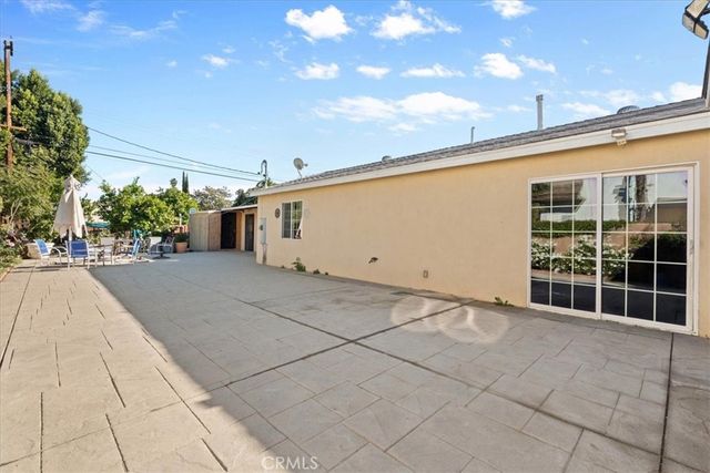 6902 Quakertown Avenue, Winnetka, CA 91306