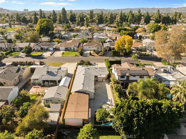 6902 Quakertown Avenue, Winnetka, CA 91306