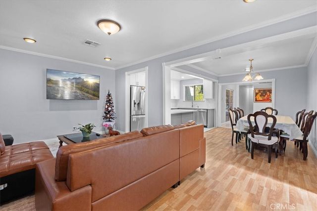 6902 Quakertown Avenue, Winnetka, CA 91306