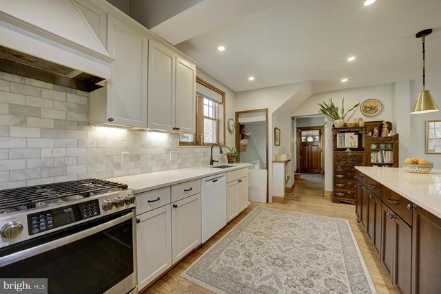 4410 SHERIDAN ST, University Park, MD 20782
