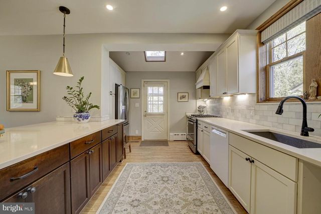 4410 SHERIDAN ST, University Park, MD 20782