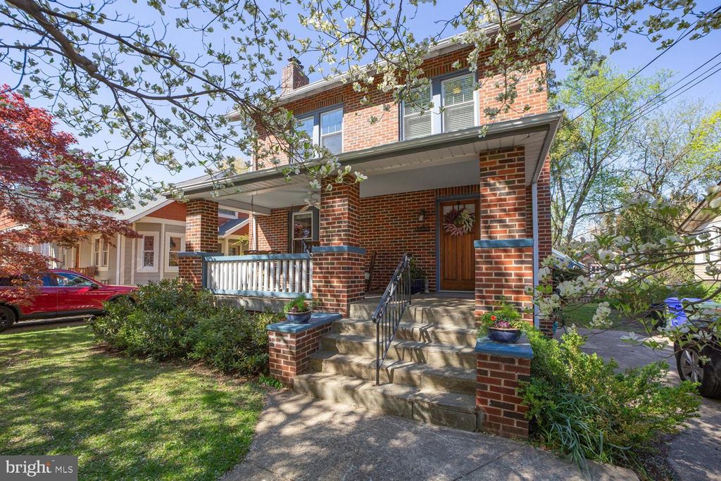 4410 SHERIDAN ST, University Park, MD 20782
