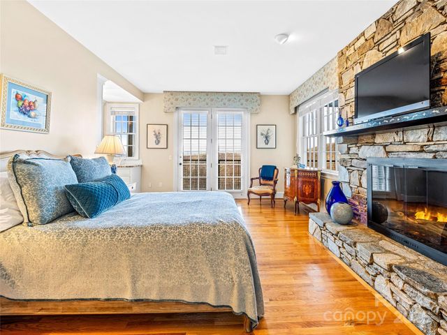 35 Peach Knob Drive, Asheville, NC 28804