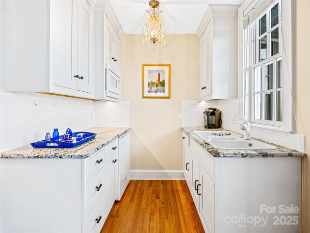 35 Peach Knob Drive, Asheville, NC 28804