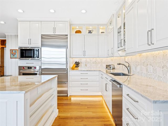 35 Peach Knob Drive, Asheville, NC 28804