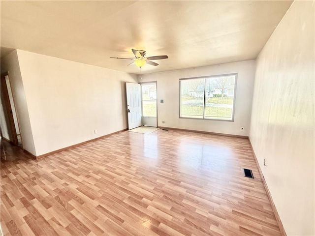 720 W Cooper Street, Maryville, MO 64468