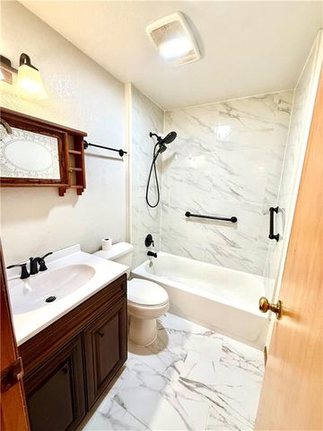 720 W Cooper Street, Maryville, MO 64468