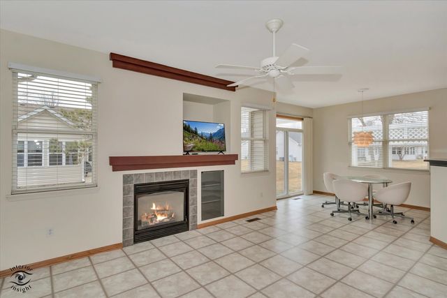 670 S Wellston Lane, Romeoville, IL 60446