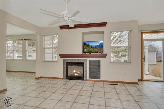 670 S Wellston Lane, Romeoville, IL 60446