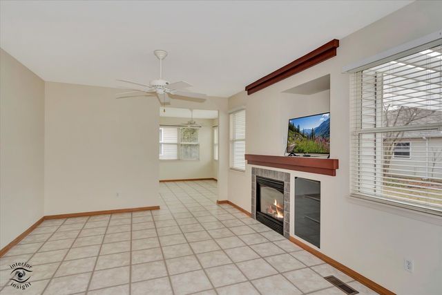 670 S Wellston Lane, Romeoville, IL 60446