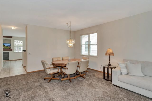 670 S Wellston Lane, Romeoville, IL 60446